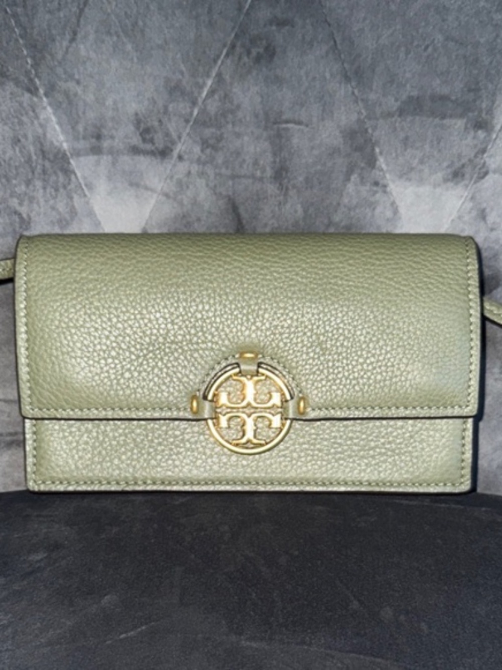 Beautiful Tory Burch Miller Crossbody in Olive Green pebbled leather and suede.